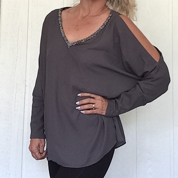 JUICY COUTURE COLD SHOULDER EMBELLISHED TOP SIZE XL - Picture 9 of 11